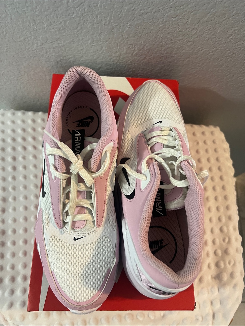 Nike Women's Pink and White Low-Top Sneakers